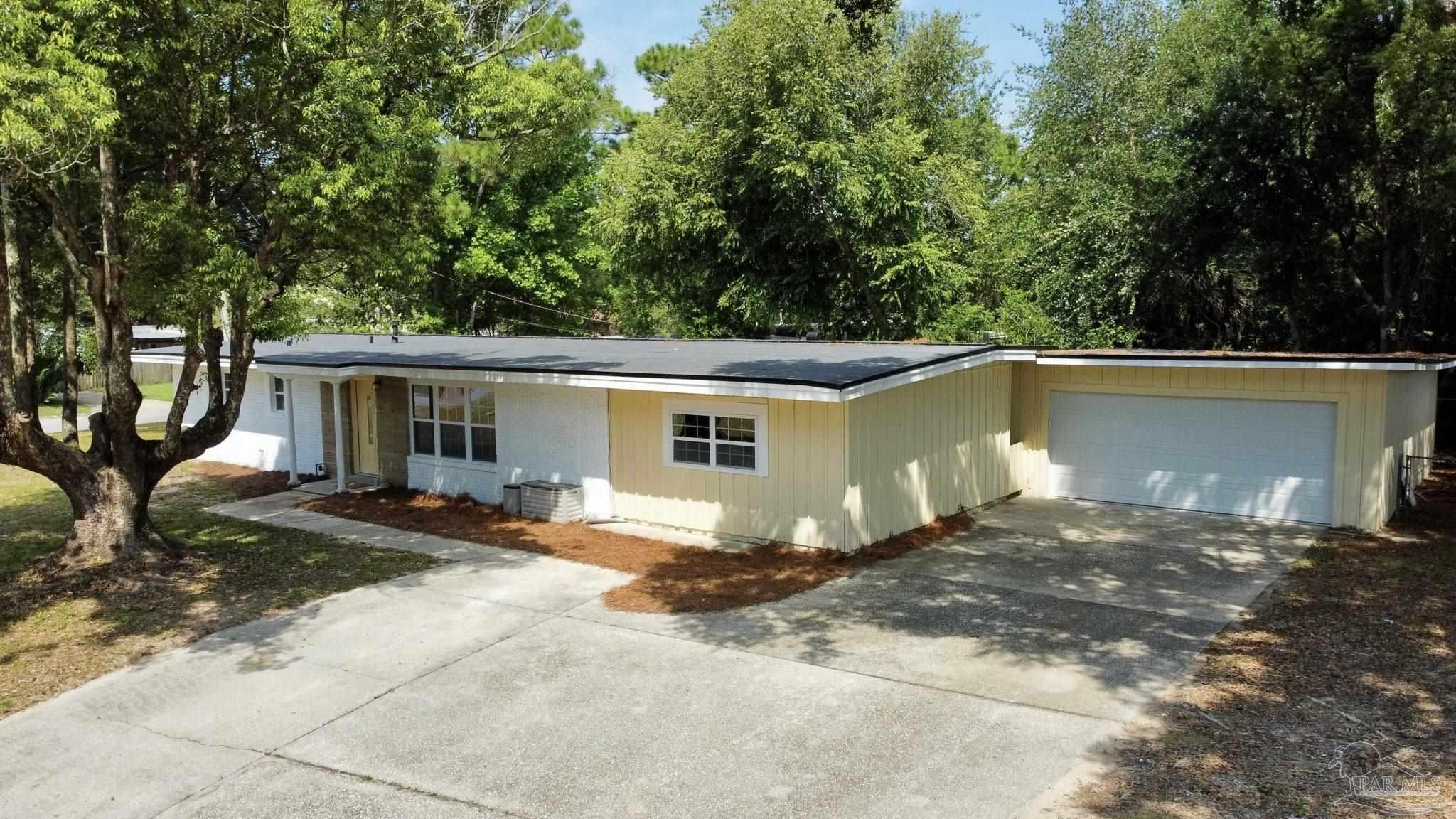 6147 Hilltop Road Pensacola, FL 32504 - Photo 3 of 41