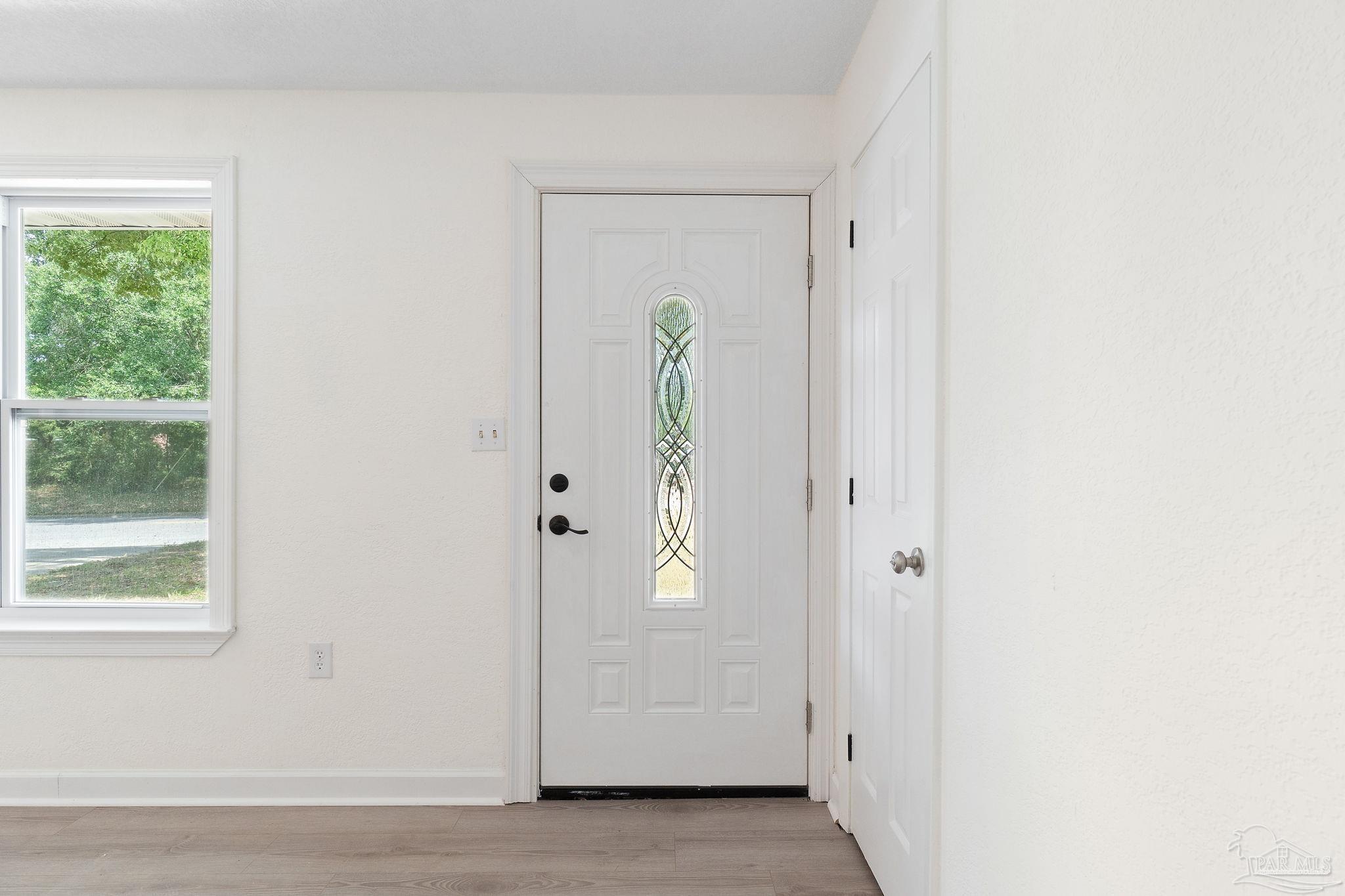 6147 Hilltop Road Pensacola, FL 32504 - Photo 5 of 41