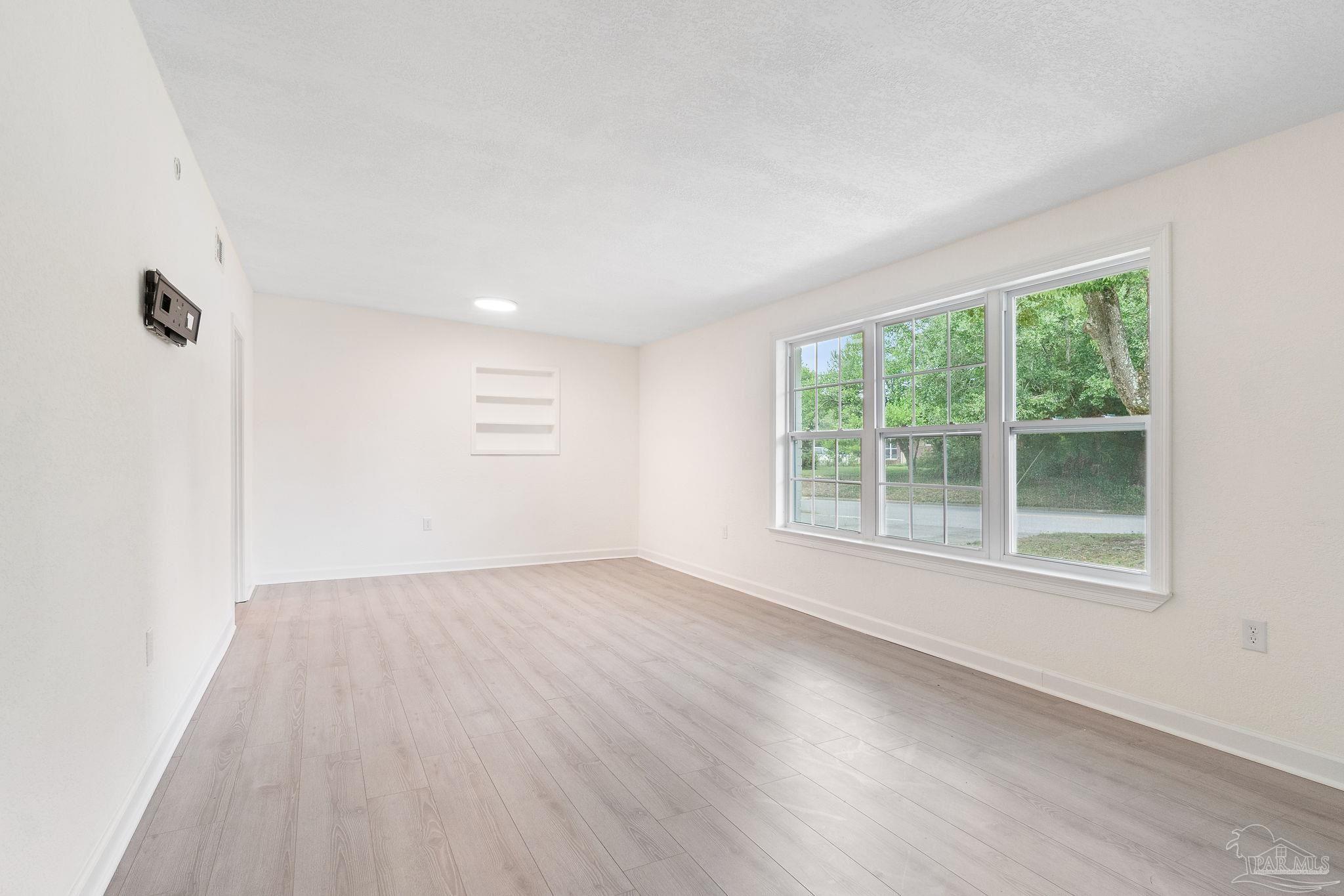 6147 Hilltop Road Pensacola, FL 32504 - Photo 9 of 41