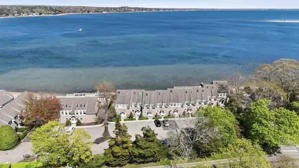 $1,075,000 | 49 Canoe Place Road, Unit 416, Hampton Bays, NY 11946