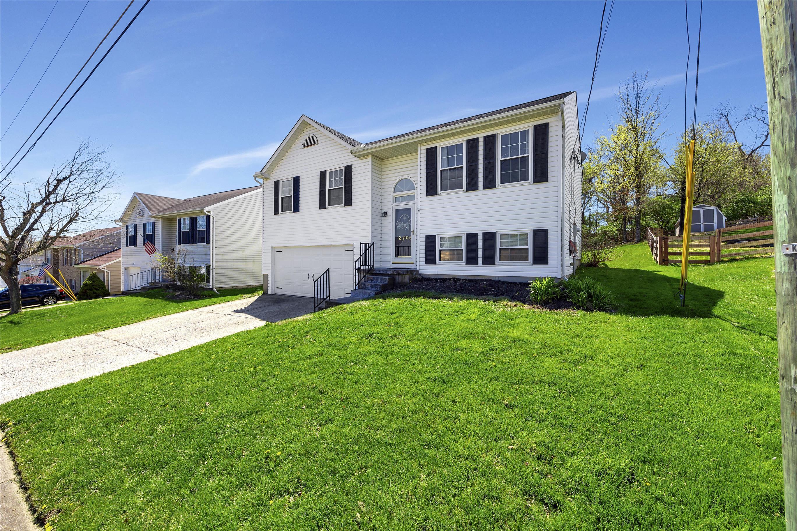 2705 Ridgecrest Lane Covington, KY 41017 - Photo 3 of 46