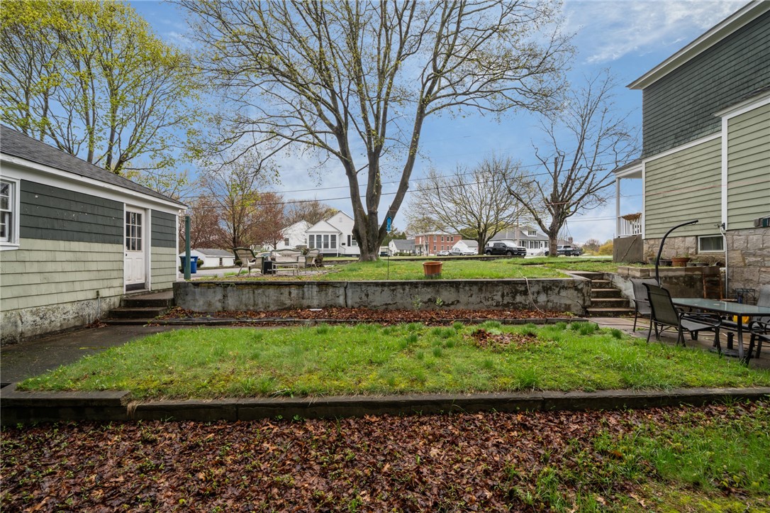 8 Perkins Avenue Westerly, RI 02891 - Photo 9 of 47
