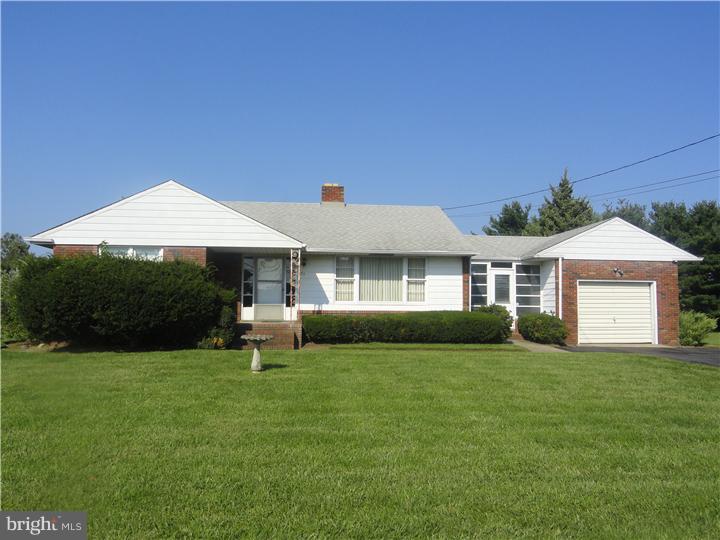 33 Main Road Hammonton, NJ 08037 - Photo 2 of 23 Front Yard