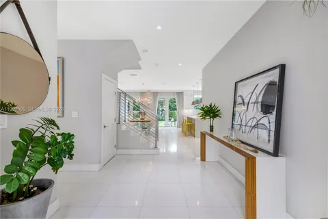 $3,245,000 | 5602 Southwest 65th Court, South Miami, FL 33143