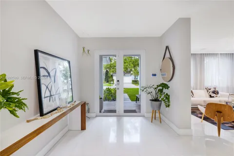 $3,245,000 | 5602 Southwest 65th Court, South Miami, FL 33143