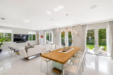 $3,245,000 | 5602 Southwest 65th Court, South Miami, FL 33143