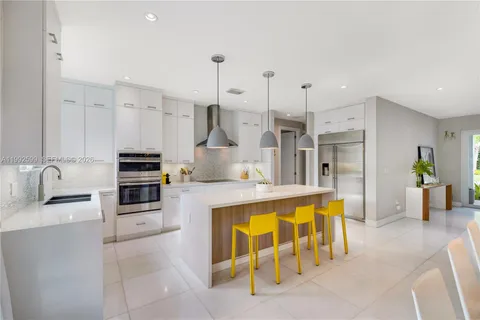 $3,245,000 | 5602 Southwest 65th Court, South Miami, FL 33143