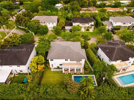 $3,245,000 | 5602 Southwest 65th Court, South Miami, FL 33143