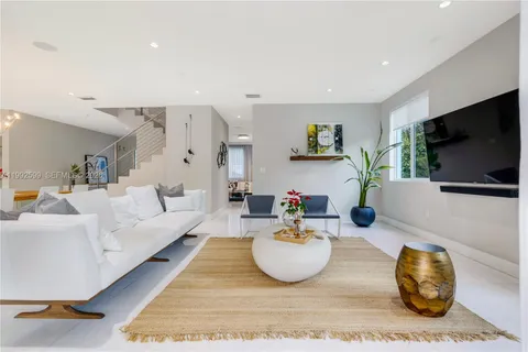 $3,245,000 | 5602 Southwest 65th Court, South Miami, FL 33143