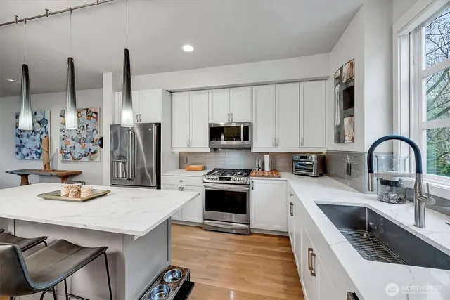 $1,599,000 | 8627 112th Lane Northeast, Kirkland, WA 98033