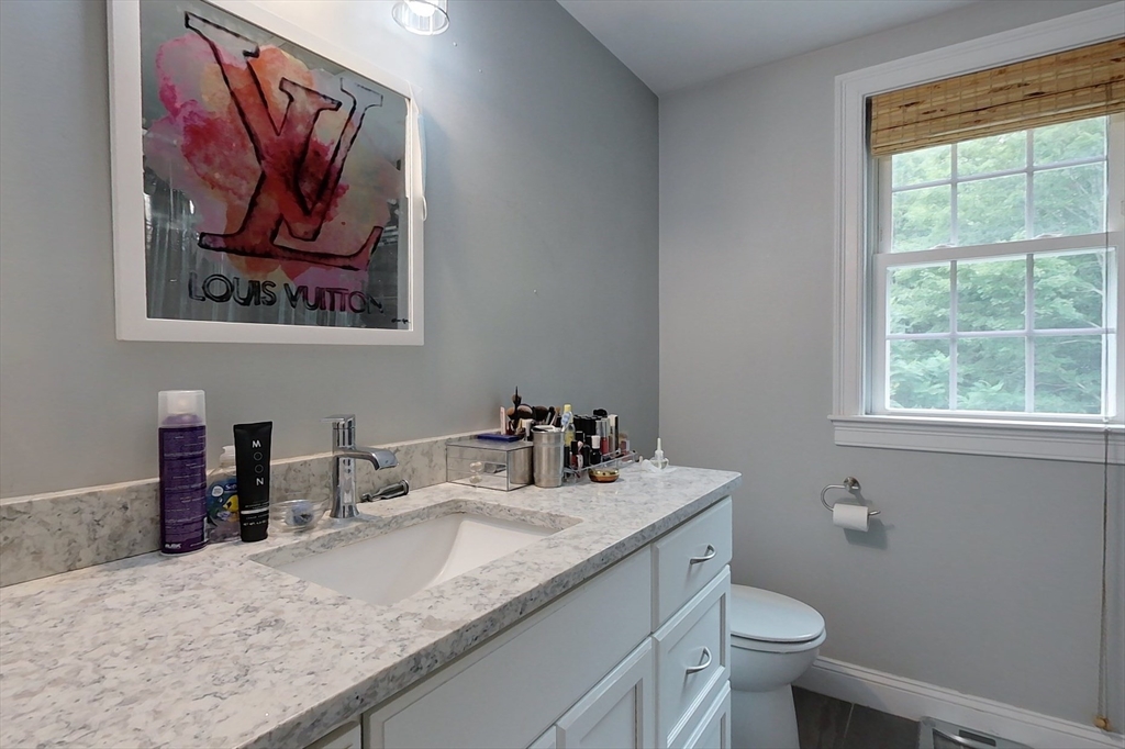 49 Townsend Street Pepperell, MA 01463 - Photo 26 of 31