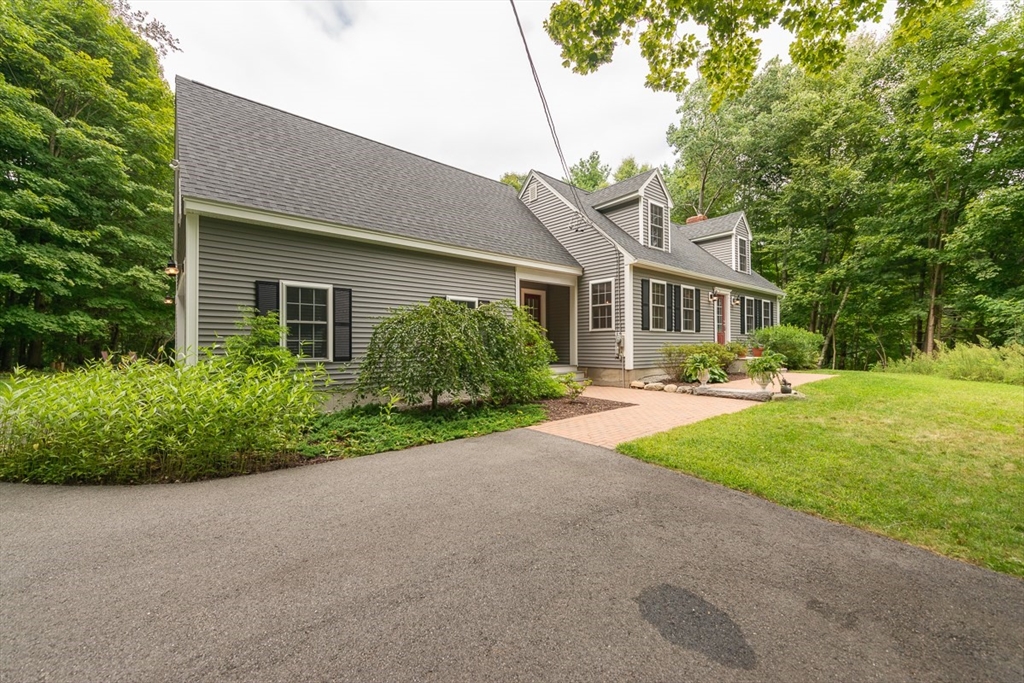 49 Townsend Street Pepperell, MA 01463 - Photo 27 of 31