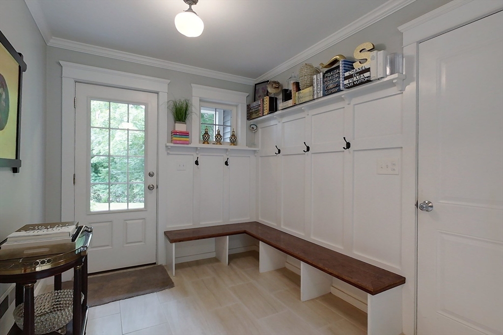 49 Townsend Street Pepperell, MA 01463 - Photo 4 of 31