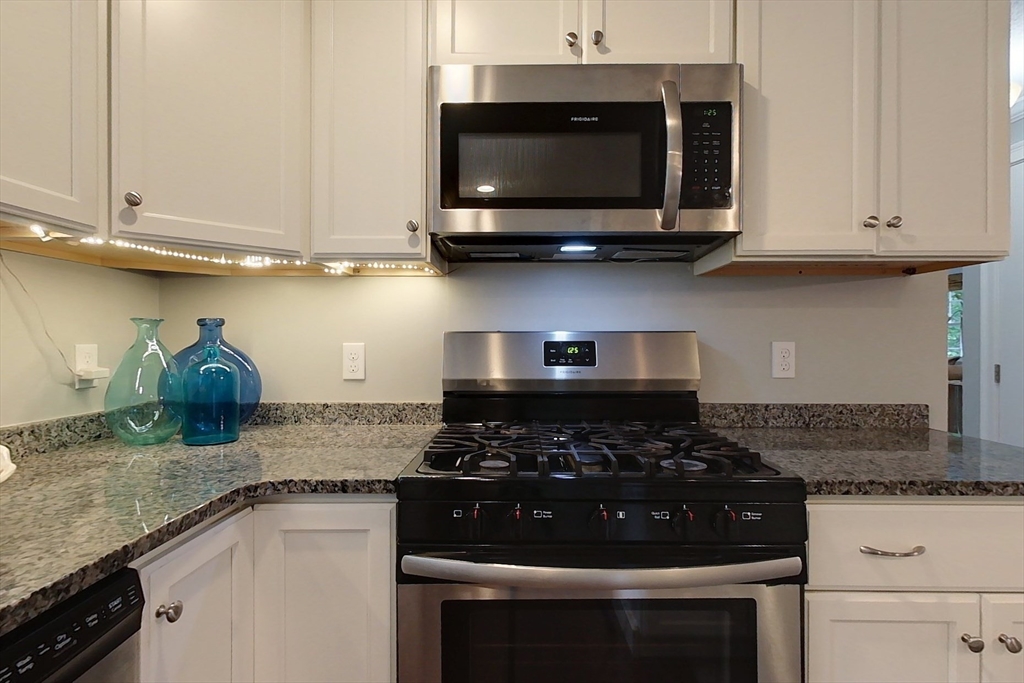 49 Townsend Street Pepperell, MA 01463 - Photo 7 of 31