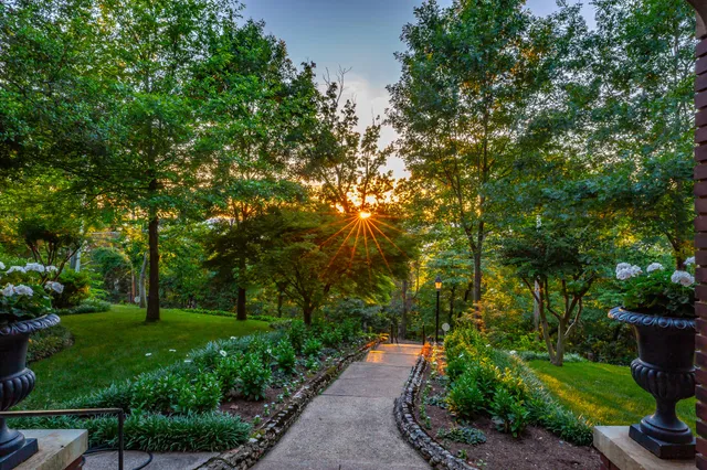 $1,900,000 | 84 North Crest Road, Chattanooga, TN 37404