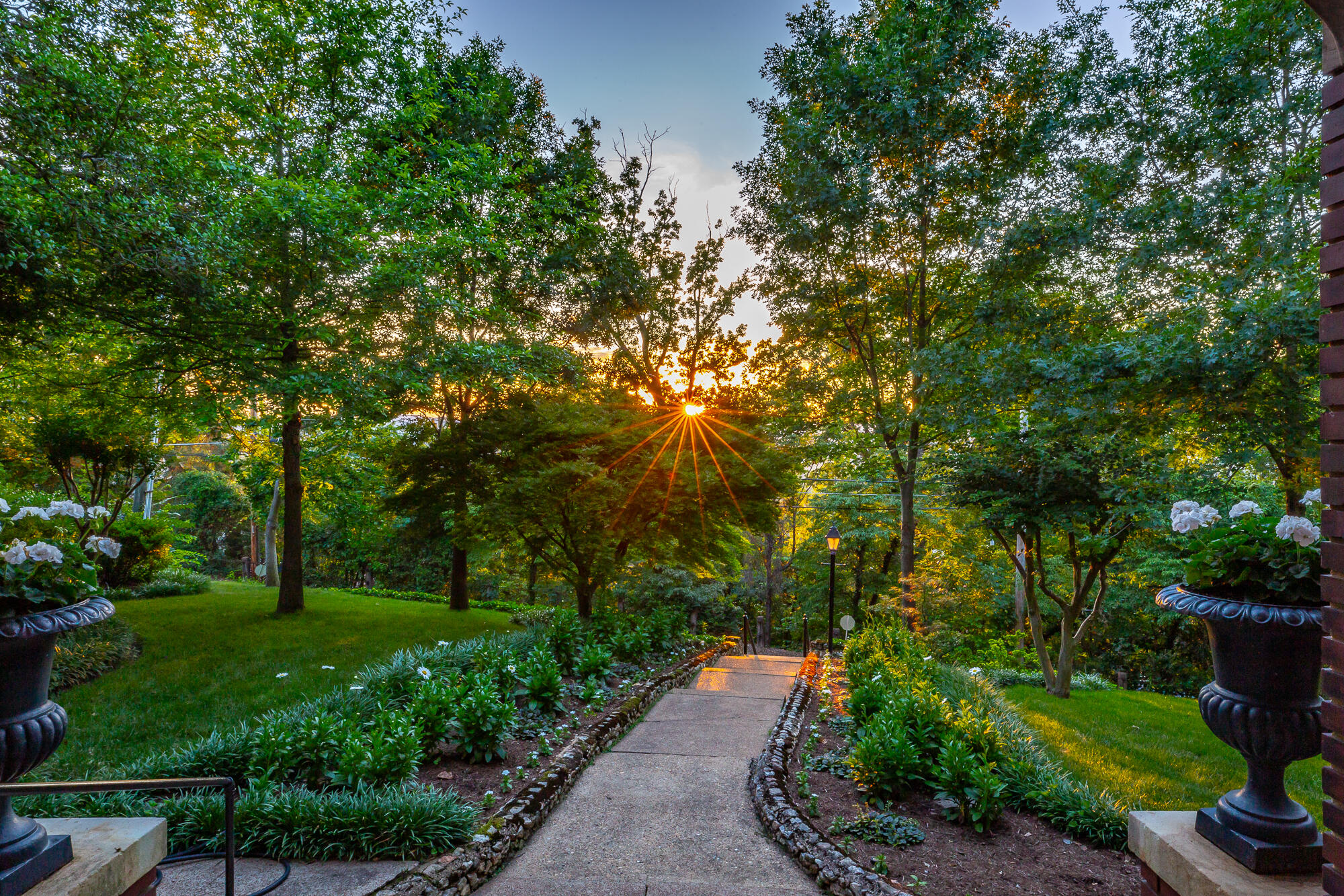 84 North Crest Road Chattanooga, TN 37404 - Photo 4 of 53 84 N Crest Road TWILIGHT HD-1