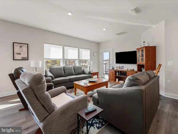 $379,999 | 151 McCormick Circle, Unit 201, Winchester, VA 22602
