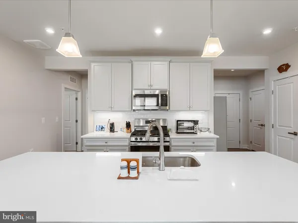 $379,999 | 151 McCormick Circle, Unit 201, Winchester, VA 22602