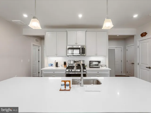 $395,000 | 151 McCormick Circle, Unit 201, Winchester, VA 22602