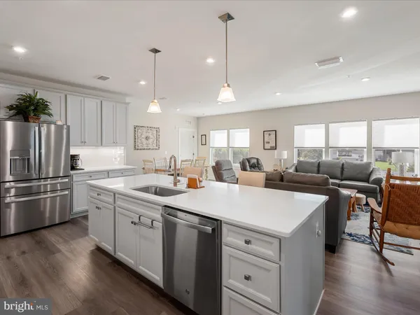 $379,999 | 151 McCormick Circle, Unit 201, Winchester, VA 22602