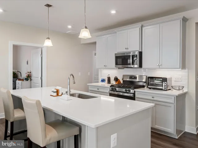 $395,000 | 151 McCormick Circle, Unit 201, Winchester, VA 22602