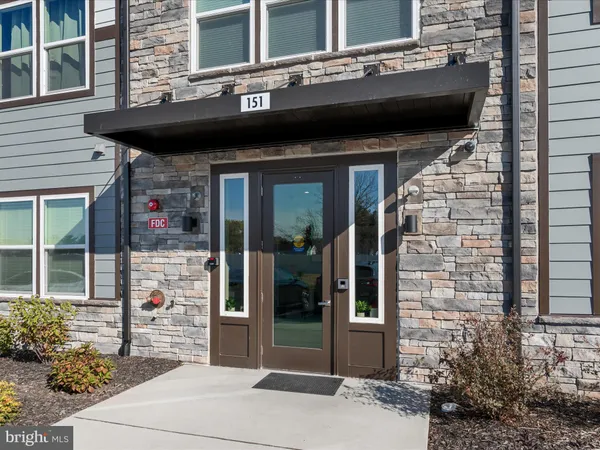 $379,999 | 151 McCormick Circle, Unit 201, Winchester, VA 22602