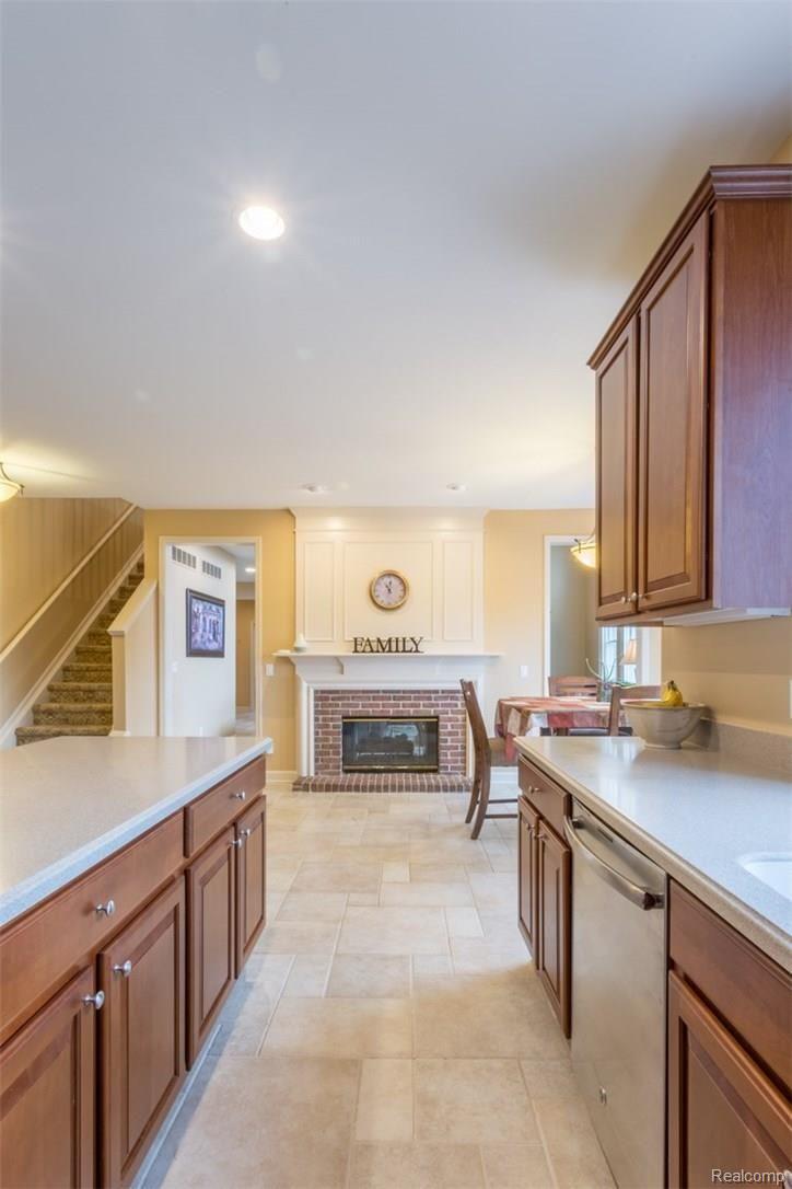 2077 Aberdeen Court Rochester, MI 48306 - Photo 9 of 73 Aberdeen Court_2077-Entry-Kitchen-58.jpg