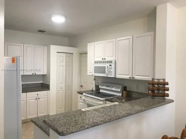 $4,400 | 6834 Northwest 107th Place, Doral, FL 33178