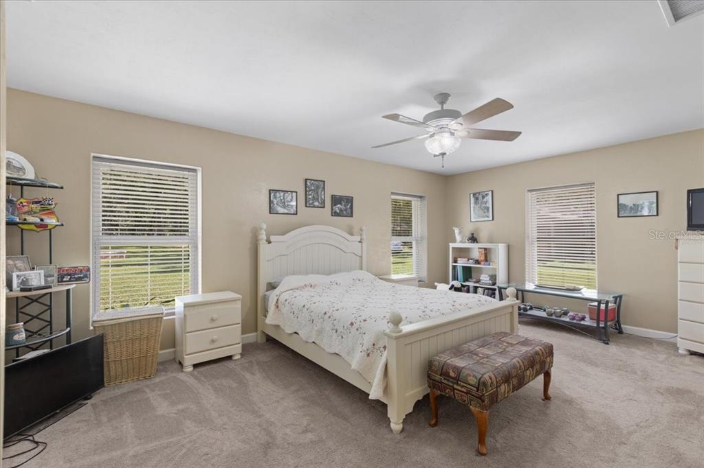 4700 Northwest 55th Avenue Bell, FL 32619 - Photo 11 of 77