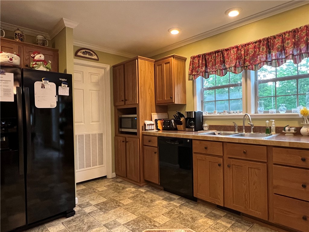 332 Vanderhoff Road Catlin, NY 14864 - Photo 10 of 50
