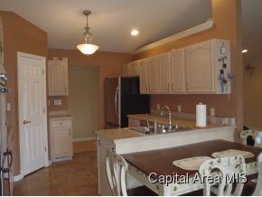 176 Trillium Lane Springfield, IL 62707 - Photo 3 of 23 Gallery Image 3
