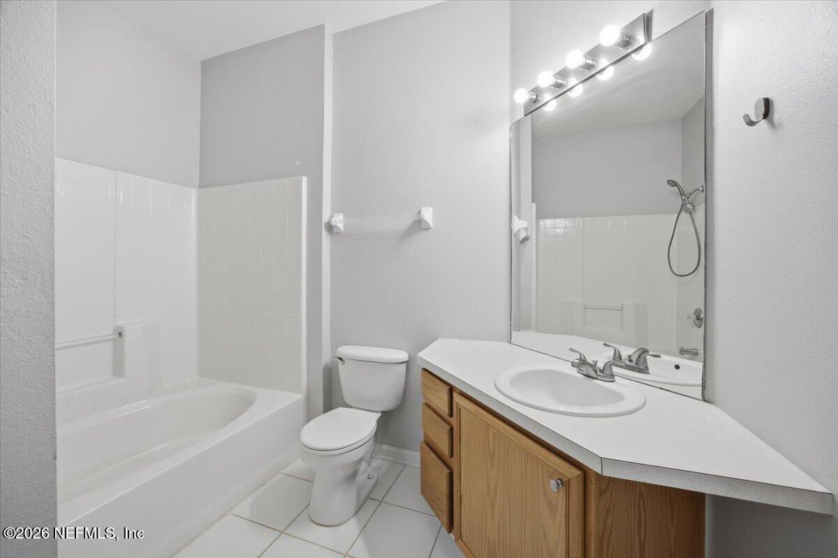 7990 Baymeadows Road East, Unit 422 Jacksonville, FL 32256 - Photo 9 of 17 08-Primary Bathroom