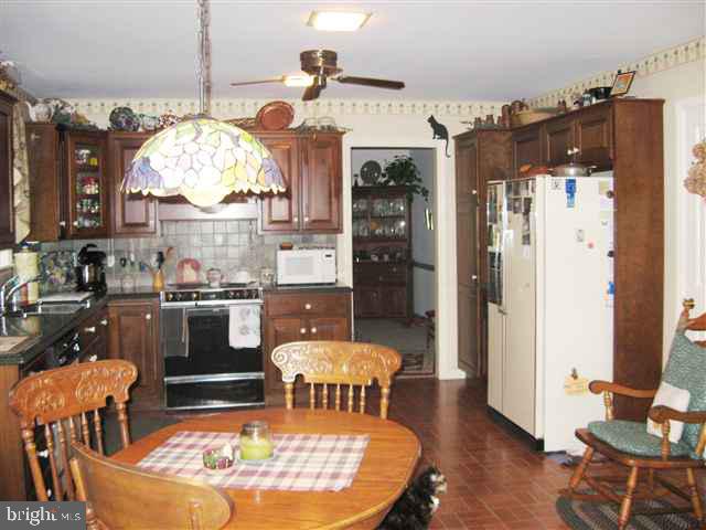 1233 Kuhn Road Boiling Springs, PA 17007 - Photo 5 of 12 Gallery Image 5