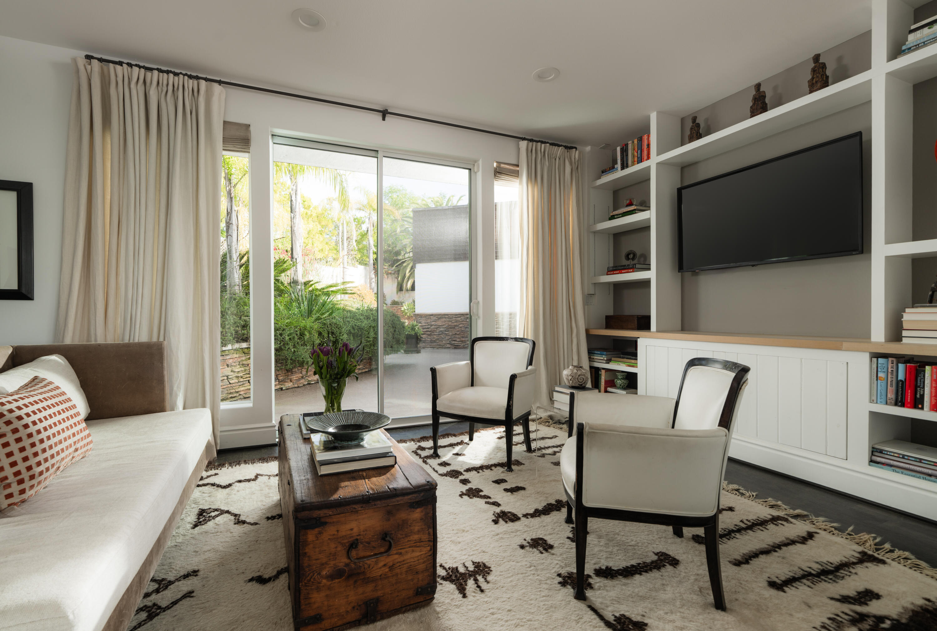 1776 Eucalyptus Hill Road Santa Barbara, CA 93103 - Photo 7 of 27 Den