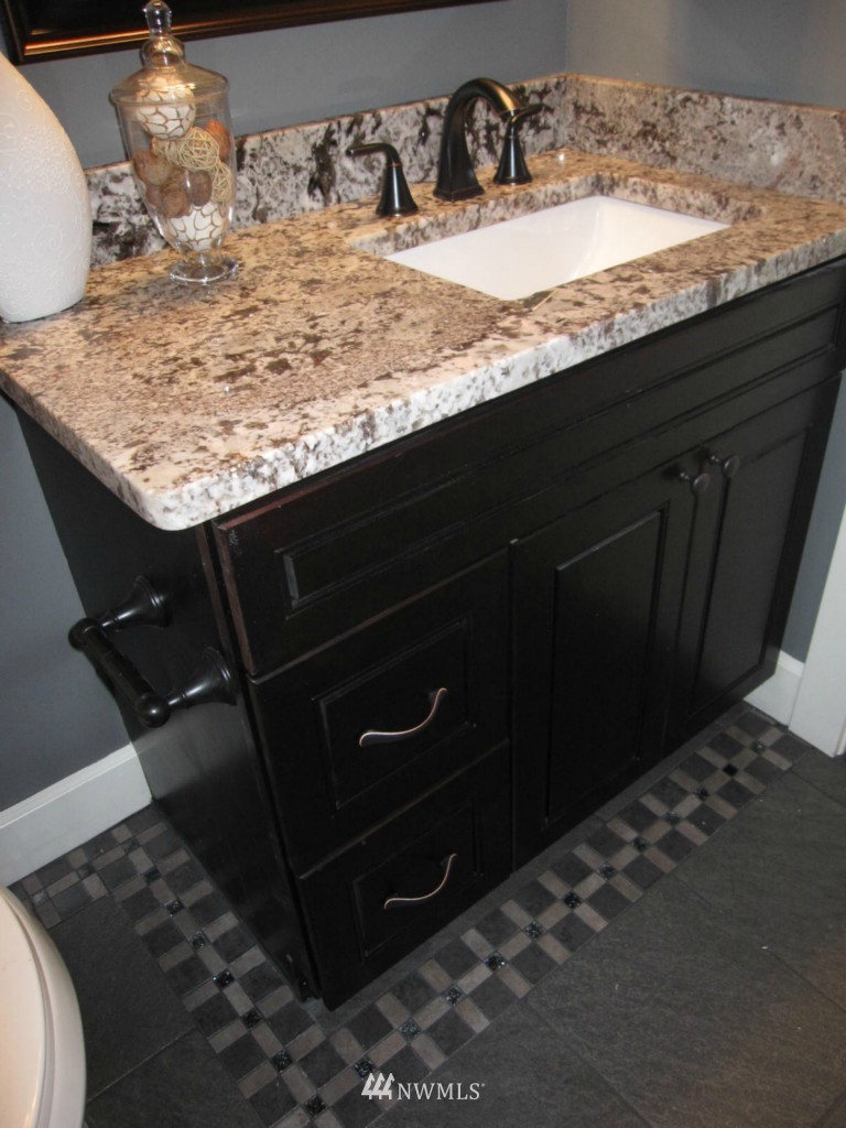 5615 Northeast 24th Street Renton, WA 98059 - Photo 14 of 25 Gallery Image 14
