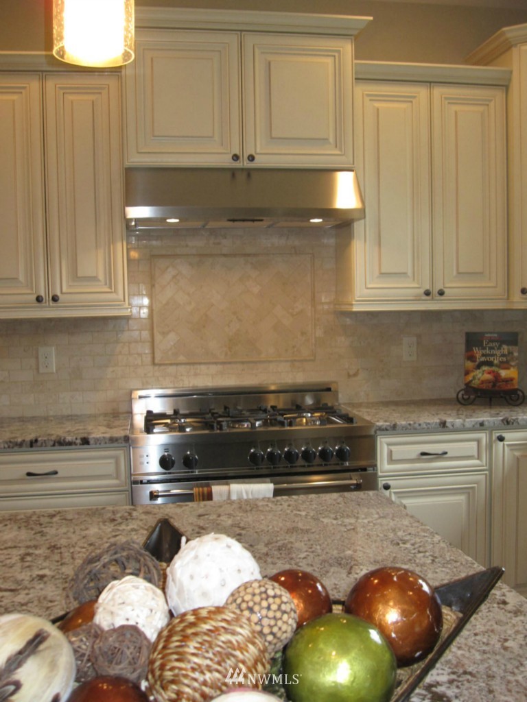 5615 Northeast 24th Street Renton, WA 98059 - Photo 5 of 25 Gallery Image 5