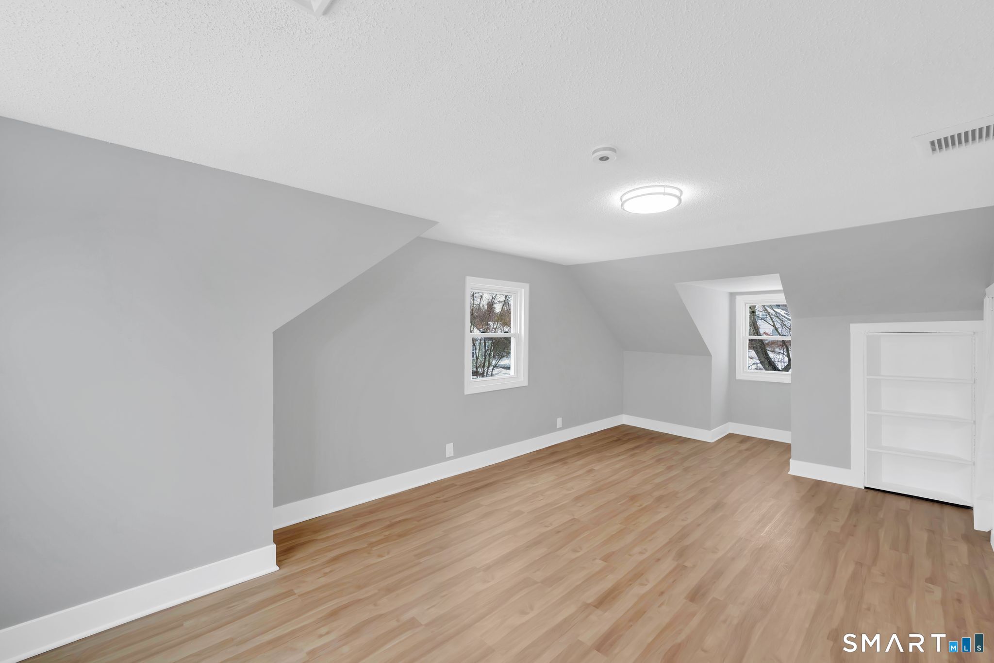 52 Vineyard Road North Haven, CT 06473 - Photo 20 of 27 Upper level bedroom