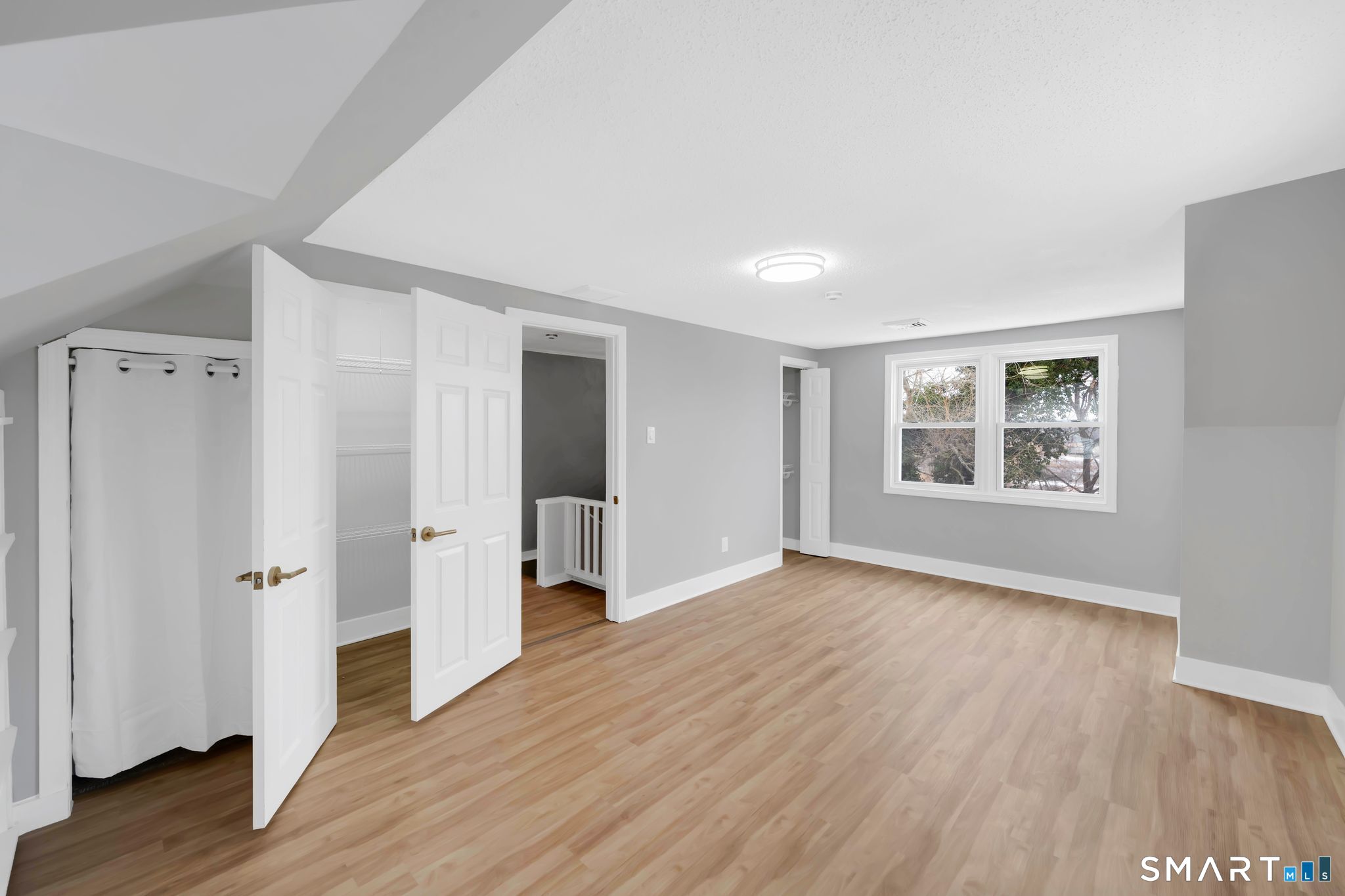 52 Vineyard Road North Haven, CT 06473 - Photo 21 of 27 Upper level bedroom