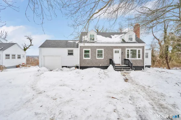 $450,000 | 52 Vineyard Road, North Haven, CT 06473