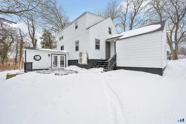 $450,000 | 52 Vineyard Road, North Haven, CT 06473