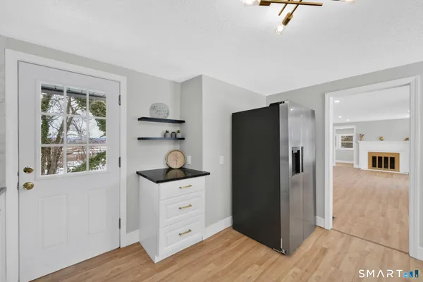 $450,000 | 52 Vineyard Road, North Haven, CT 06473