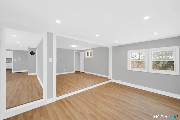 $450,000 | 52 Vineyard Road, North Haven, CT 06473