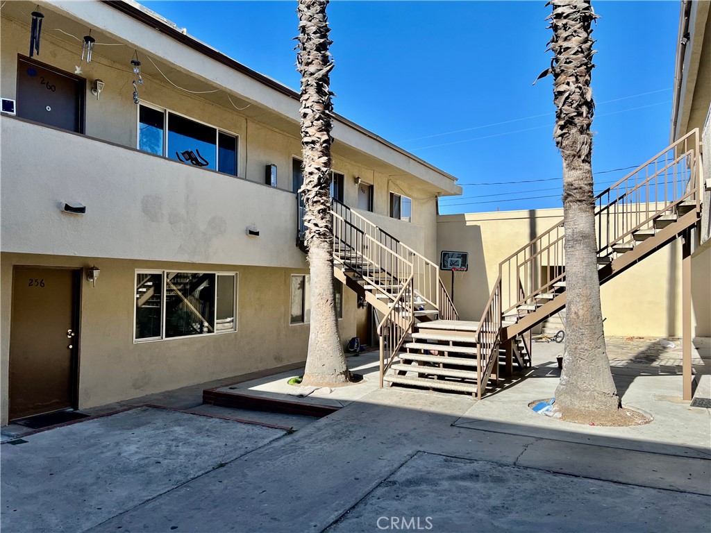 242 West Jackson Street Rialto, CA 92376 - Photo 2 of 15