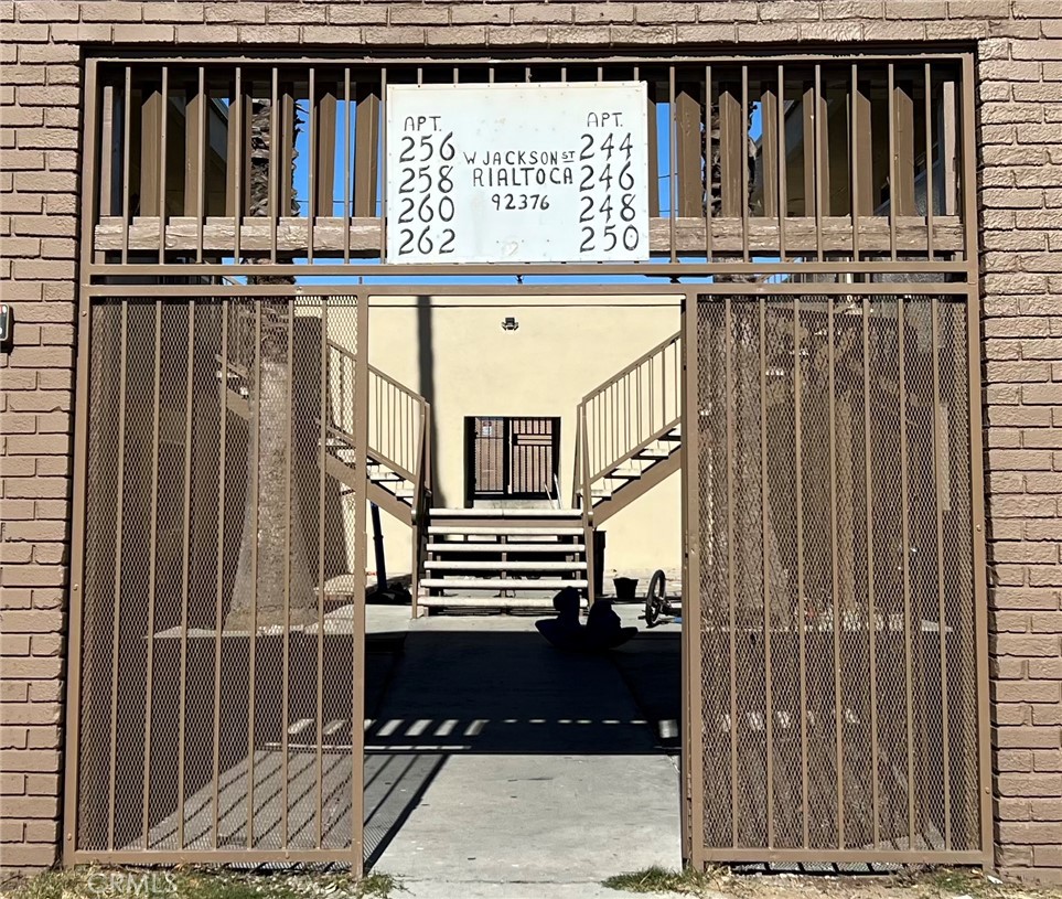 242 West Jackson Street Rialto, CA 92376 - Photo 6 of 15