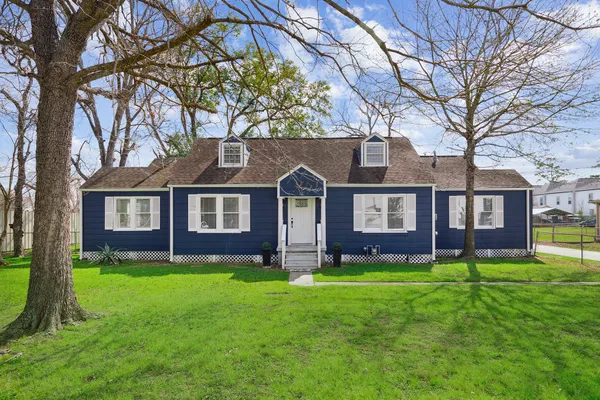 $2,995 | 801 Woodcrest Drive, Houston, TX 77018