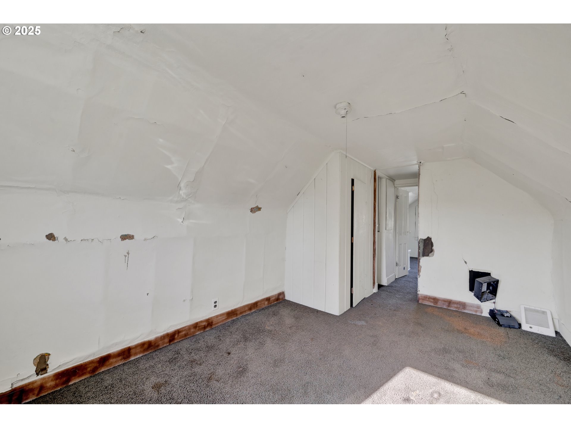 168 North Cleveland Street Eugene, OR 97402 - Photo 24 of 40 a view of empty room