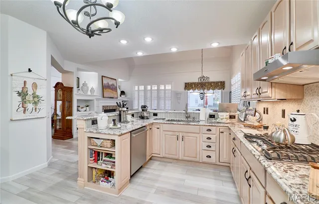 $569,995 | 328 Seahawk Drive, Lake St. Louis, MO 63367