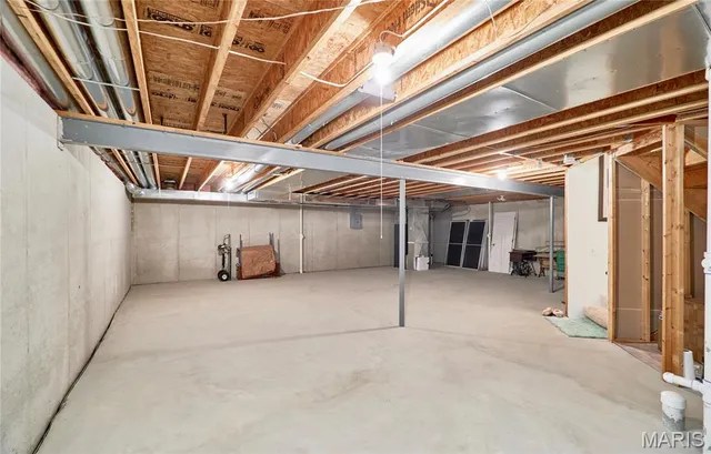 $569,995 | 328 Seahawk Drive, Lake St. Louis, MO 63367