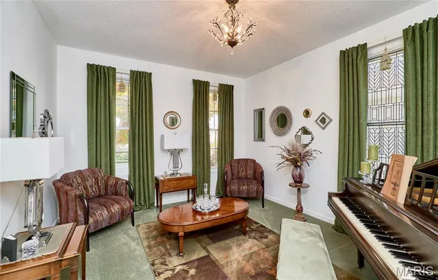 $569,995 | 328 Seahawk Drive, Lake St. Louis, MO 63367