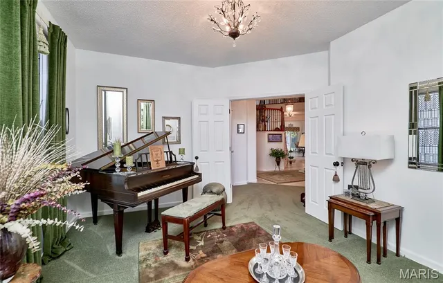 $569,995 | 328 Seahawk Drive, Lake St. Louis, MO 63367